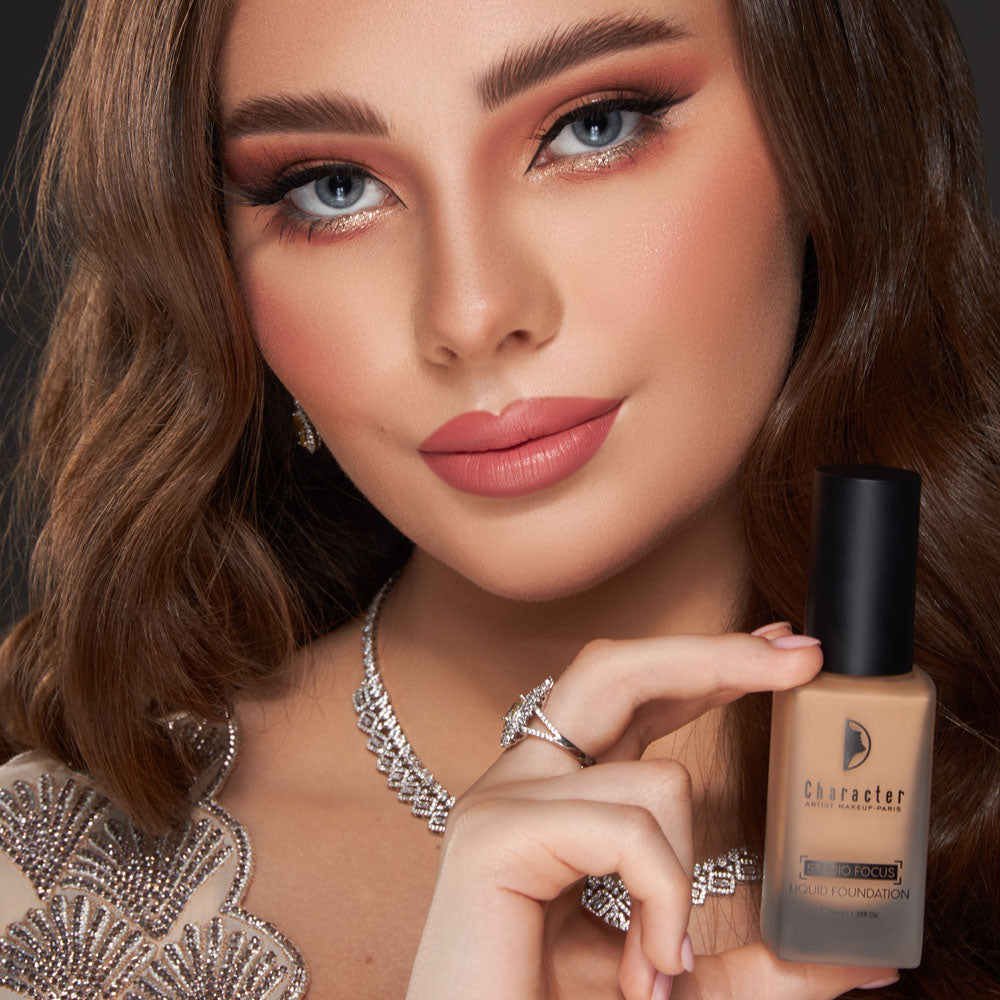 Character Studio Focus Liquid Foundation